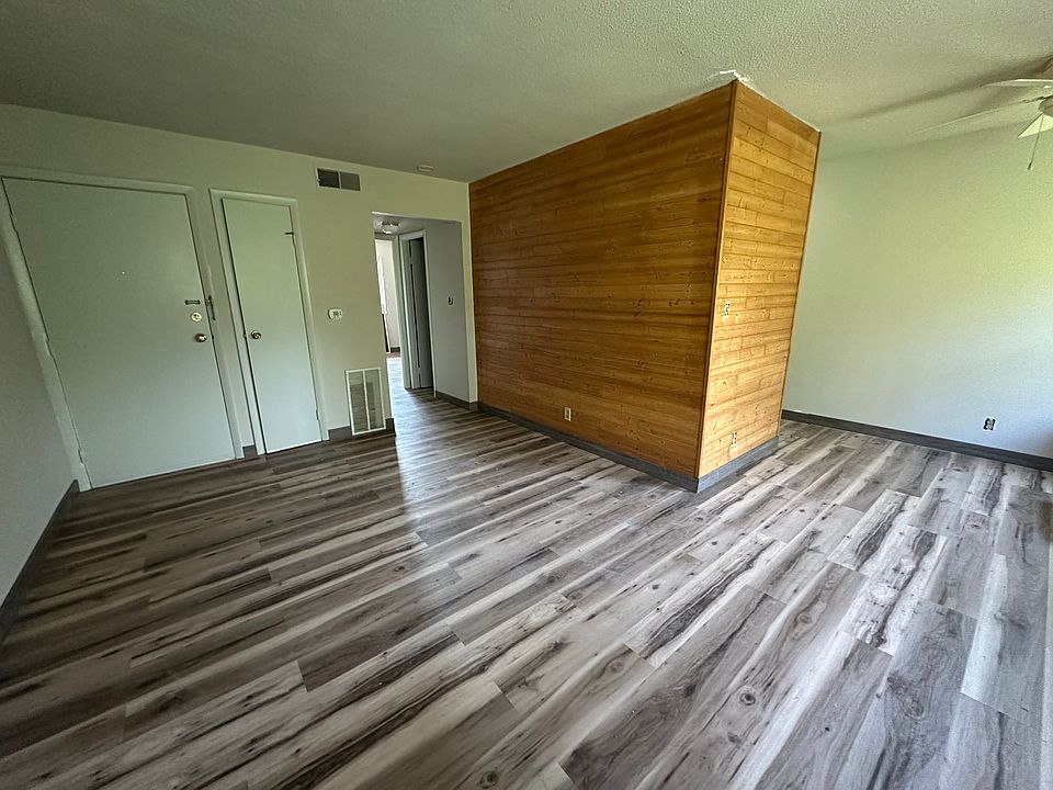 1st image of 109 21st Avenue Pl