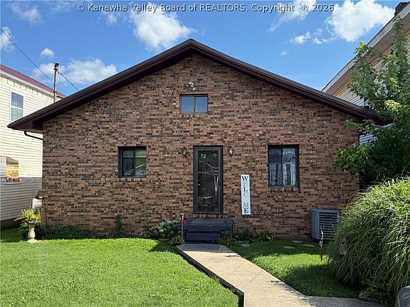 3rd image of 1024 W Virginia Ave