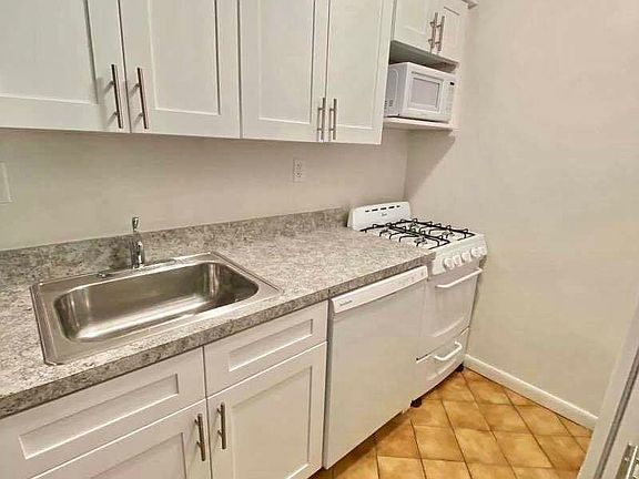 3rd image of 244 W 102nd St #A1