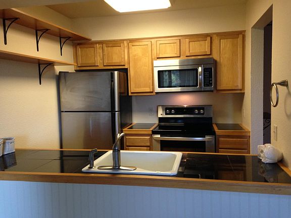 Kitchen pass through to dining nook