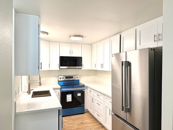 5th image of 10815 NE 48th Cir #10815