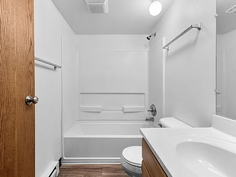 Woodfield Circle — Photo 15