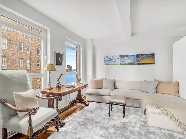 2 Beekman Pl APT 9B, New York, NY 10022