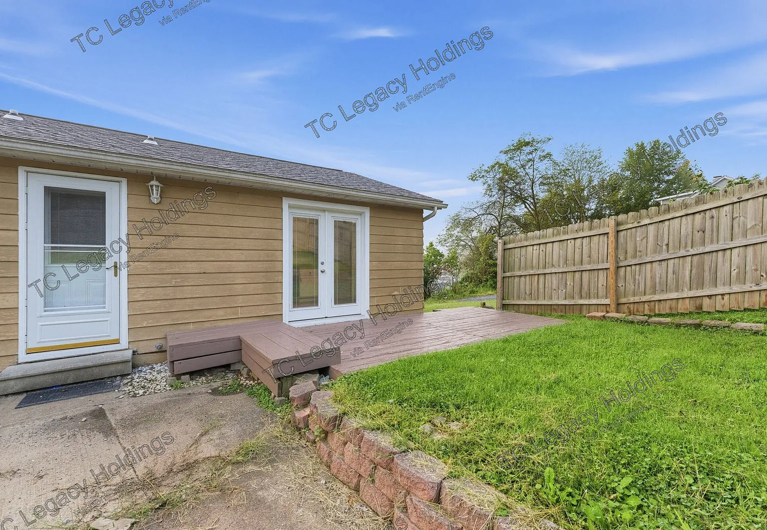 3 bed, 1.0 bath, 1012 sqft, $1,650 — Photo 2