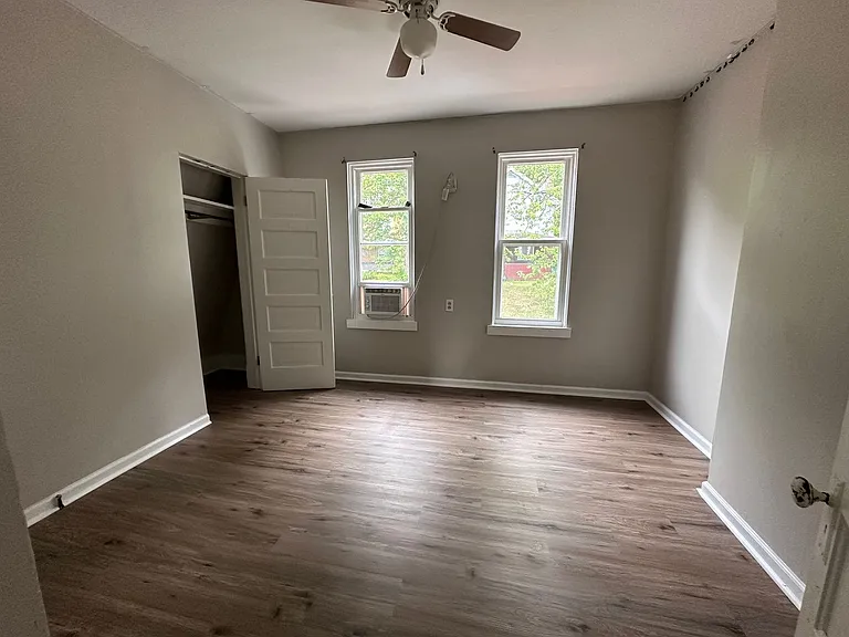 263 Glenwood Dr — Photo 13