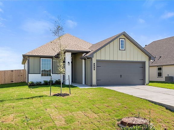 4th image of 366 Harvest Lake Dr