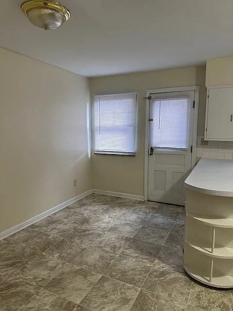 2 bed, 1000 sqft, $1,225 — Photo 3