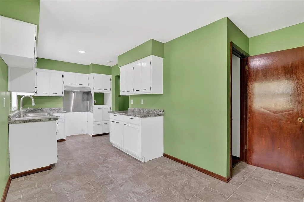 3 bed, 1588 sqft, $1,850 — Photo 4