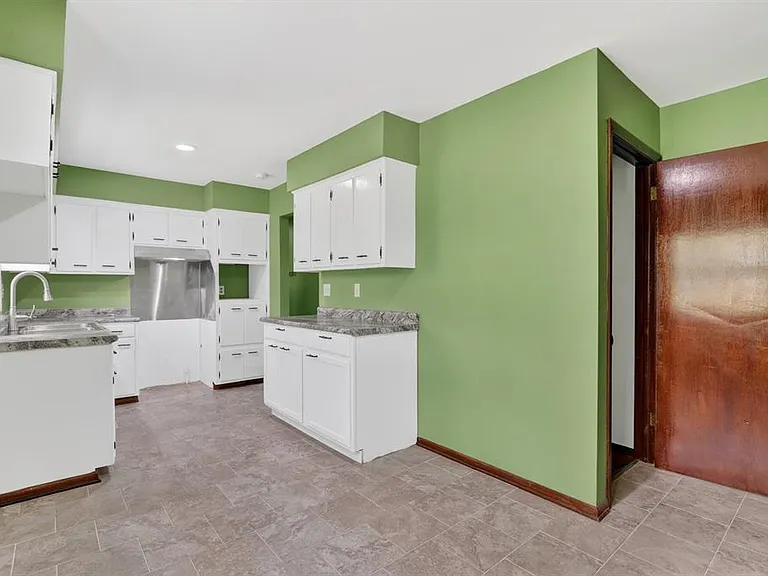 8320 Trudy Rd — Photo 4