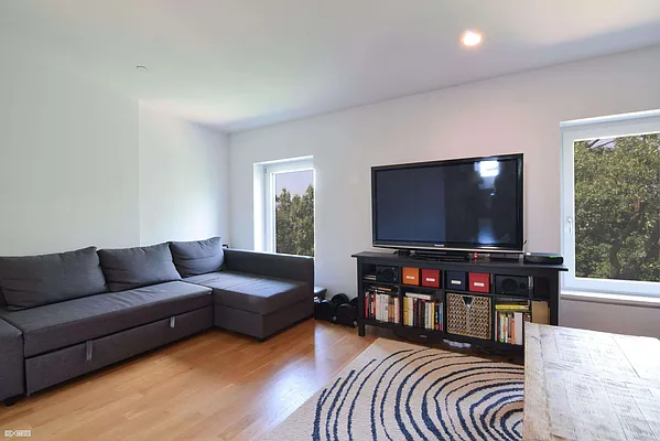 Rented by Citi Habitats | media 32