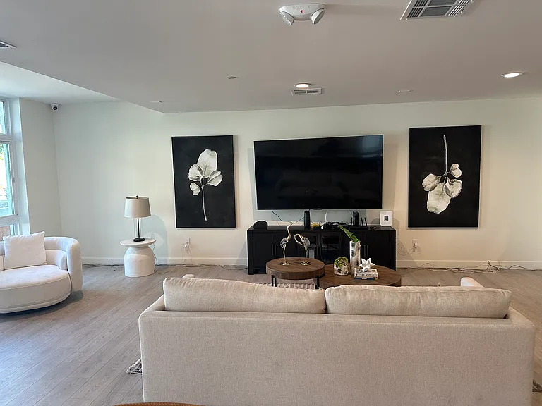 168 S Monterey St #422 — Photo 24