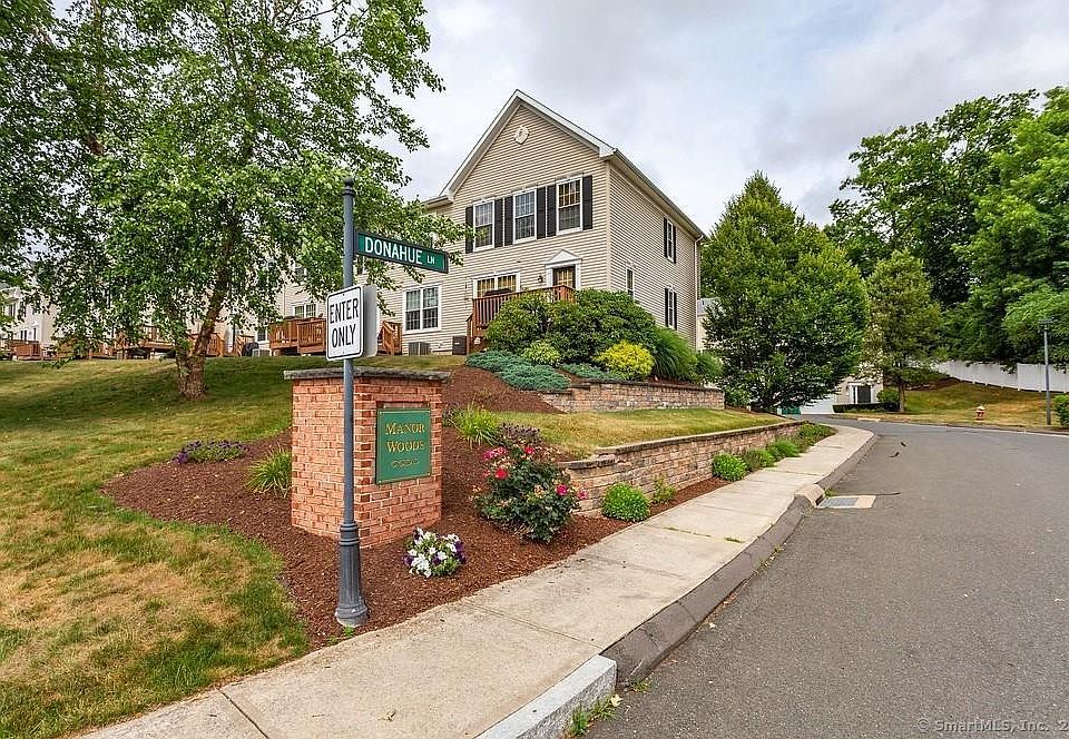 1st image of 41 Donahue Lane #41