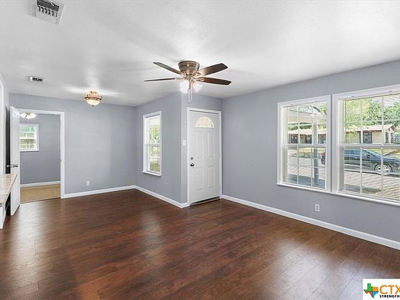 5th image of 222 Pollydale Ave