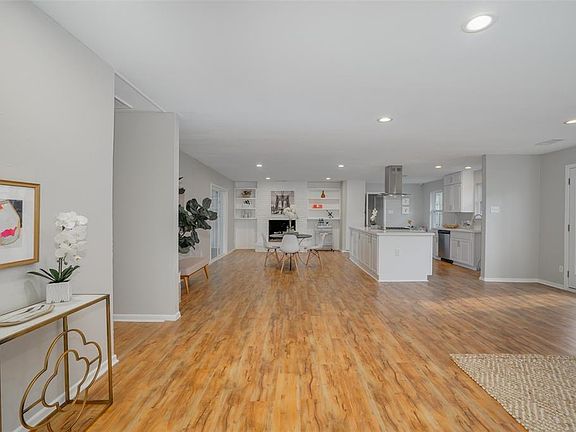 3rd image of 9024 Bretshire Dr