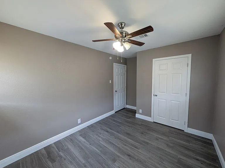4404 Raven St — Photo 15