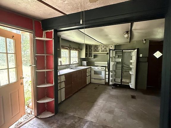 5th image of 99 Arlie Barr Rd