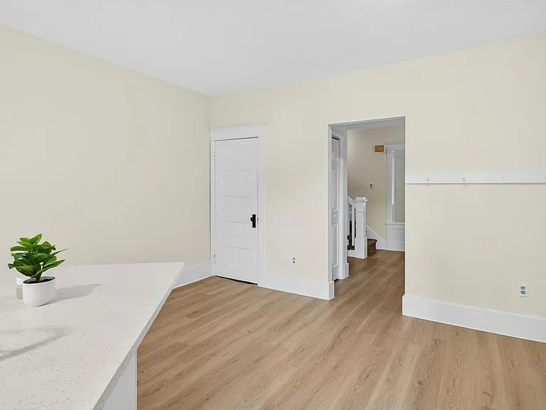 23 W Center St — Photo 18