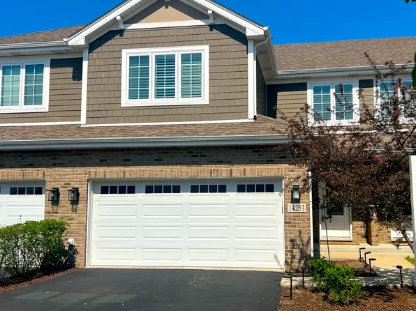 14253 Lacey Dr, Lemont, IL 60439