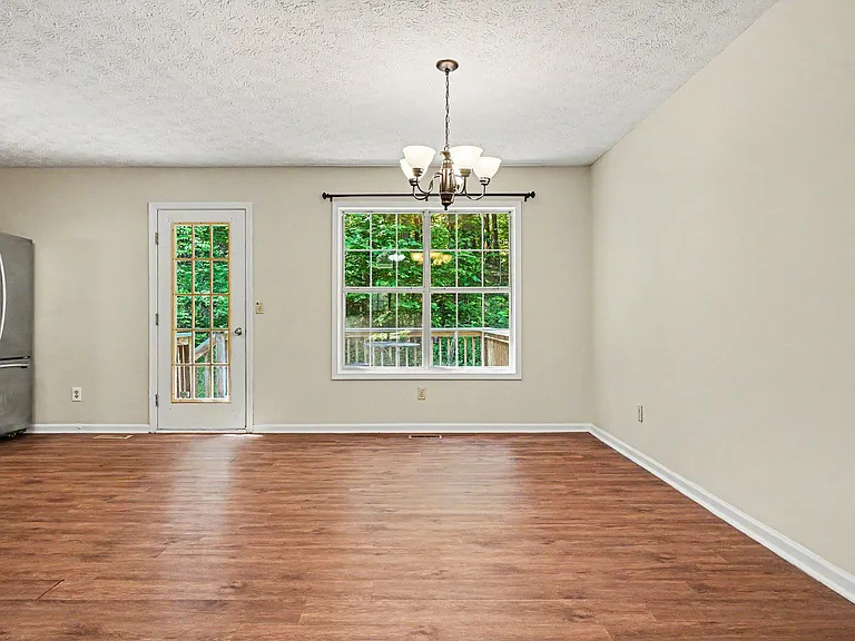 181 N Springs Dr — Photo 4