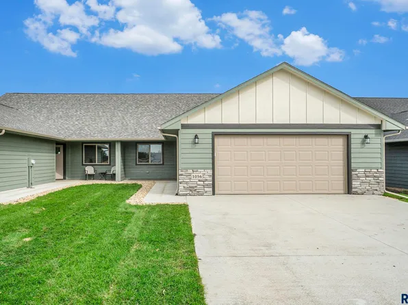 1056 NE 11th St, Madison, SD 57042