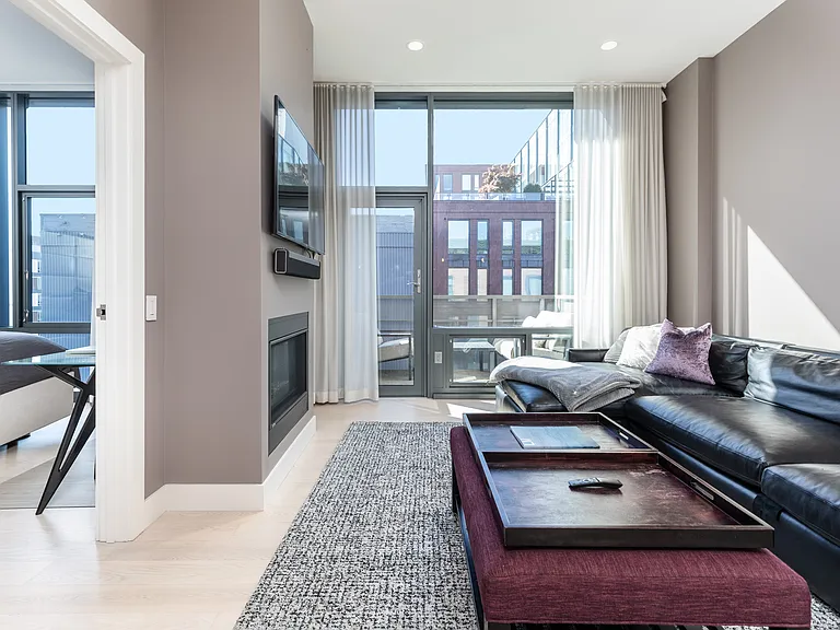 32 Traveler St #Penthouse 8 — Photo 10
