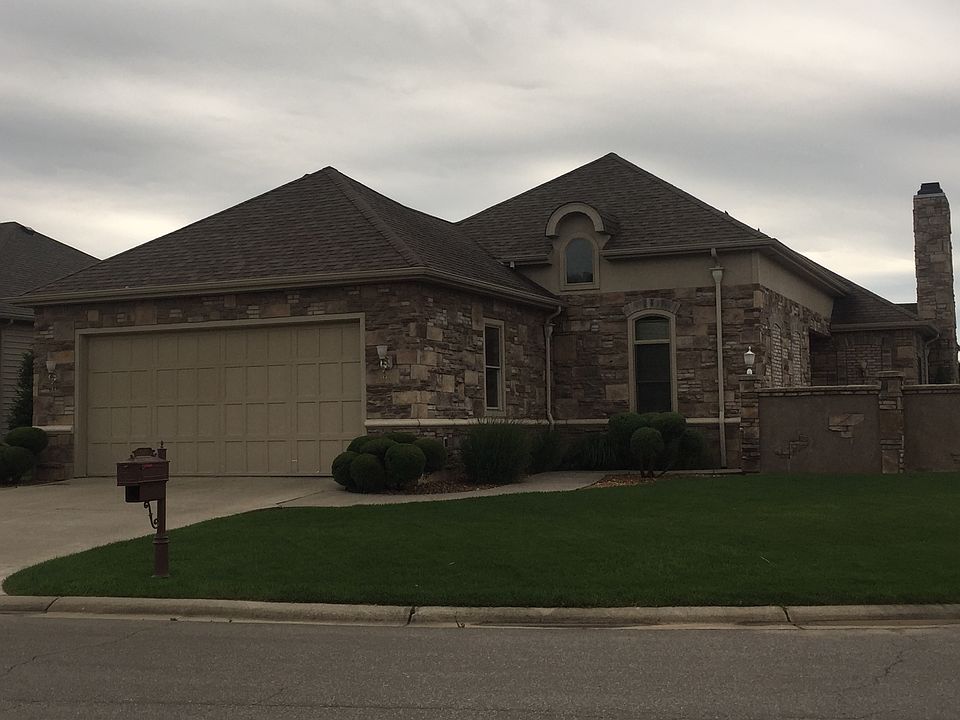 1st image of 7427 Toscana Ct