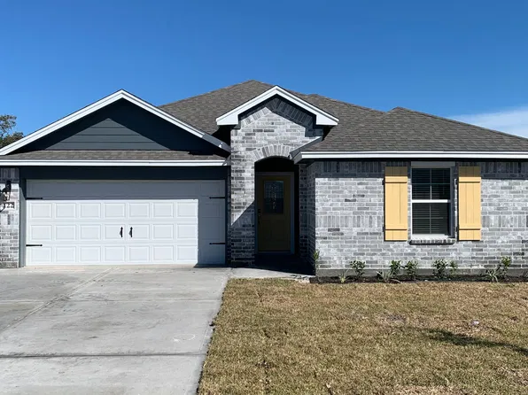 122 Antigua Dr, Rockport, TX 78382