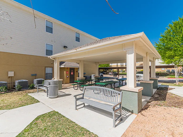 Kinwood Apartments — Photo 17