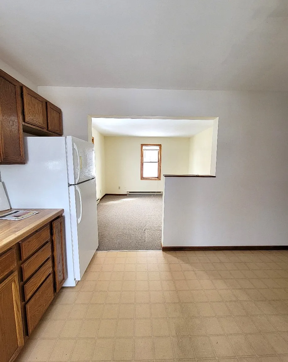 20 Brown Blvd - 2 — Photo 3