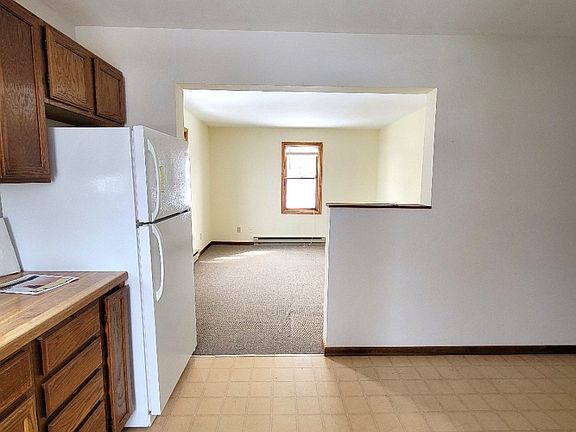 3rd image of 20 Brown Blvd Unit 2