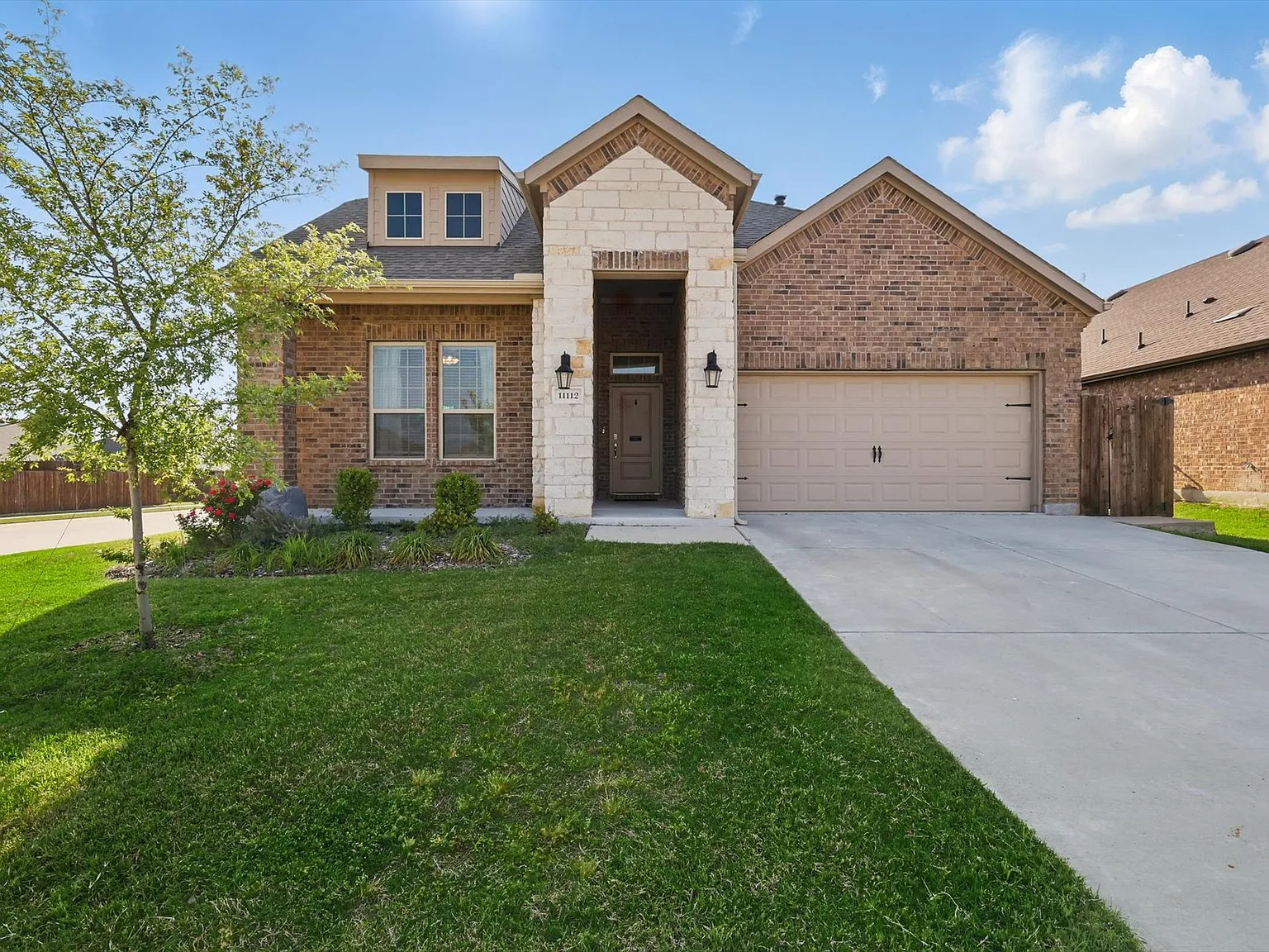 4 bed, 2510 sqft, $2,600 — Photo 3