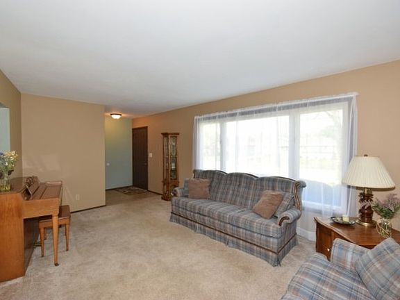 2nd image of 7580 S Quincy Ave