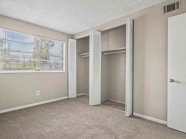 Riverbank Apartments — Photo 14