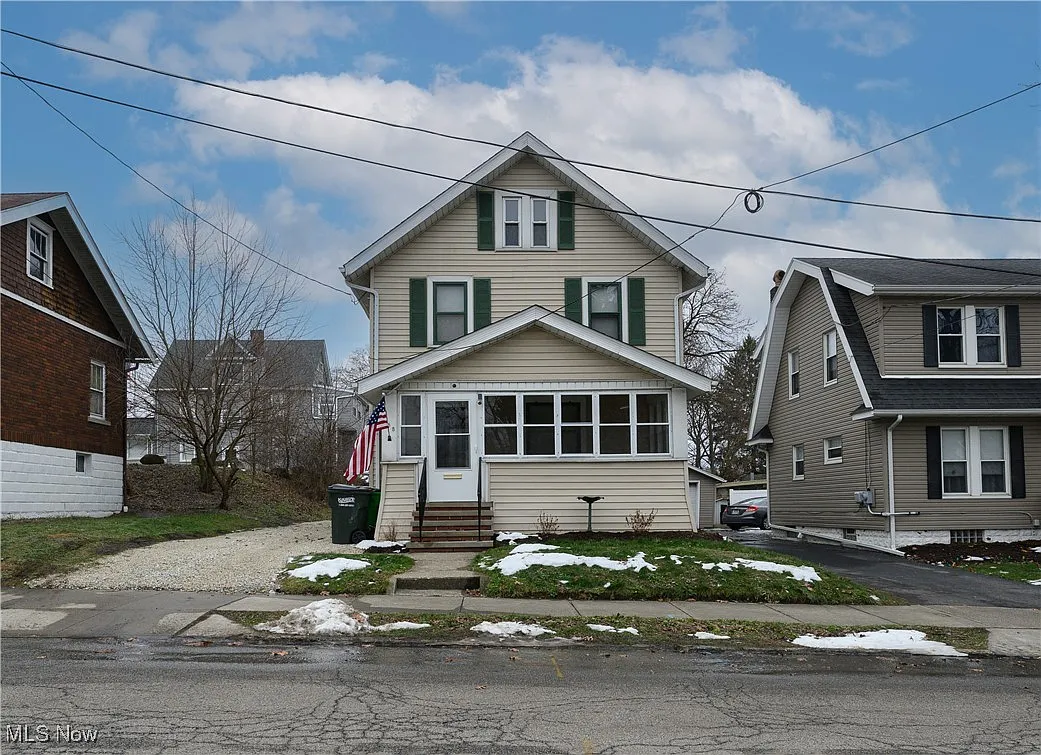 485 Lloyd St photo 1