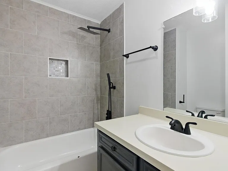 2014 N Iona Dr — Photo 11