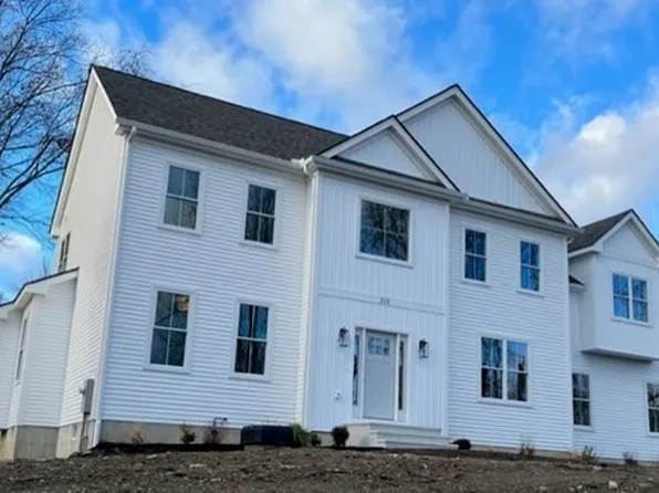225 Spring St, Shrewsbury, MA 01545