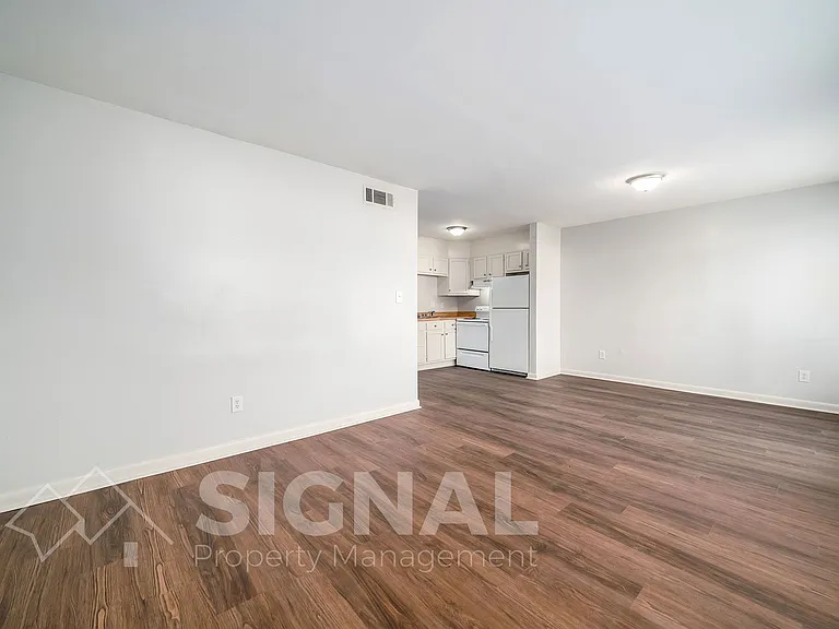 420 78th St S #G — Photo 4