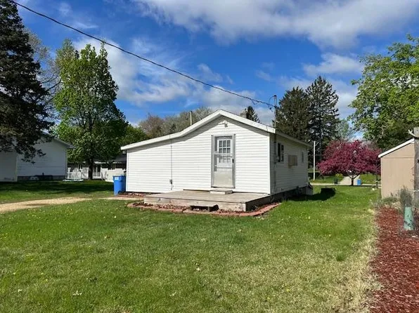 203 Schneider St, Portage, WI 53901