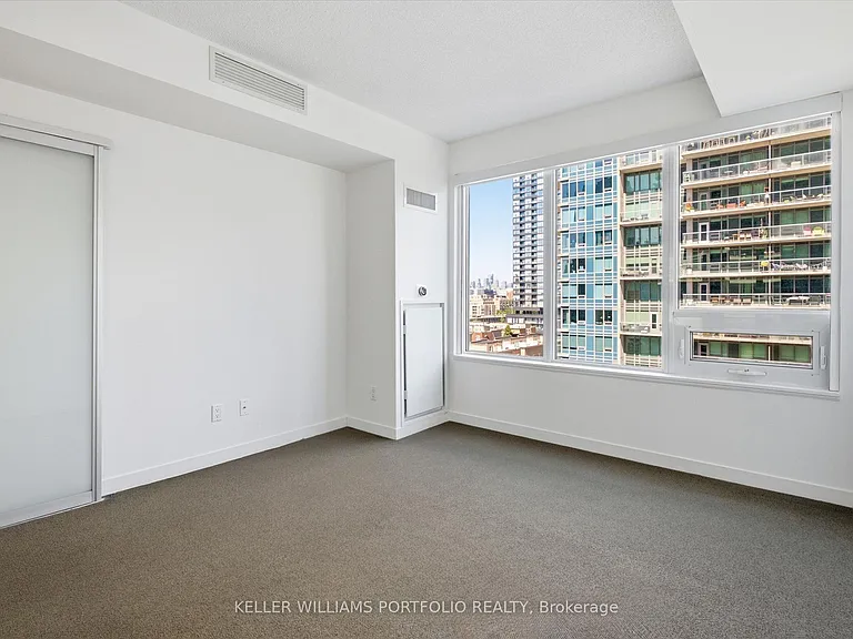 59 E Liberty St #911 — Photo 22