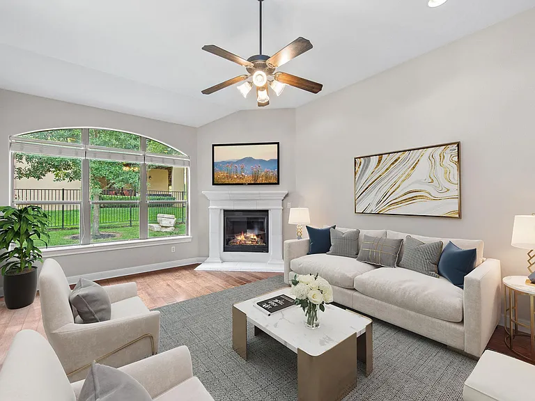 11709 Woodland Hills Trl — Photo 2