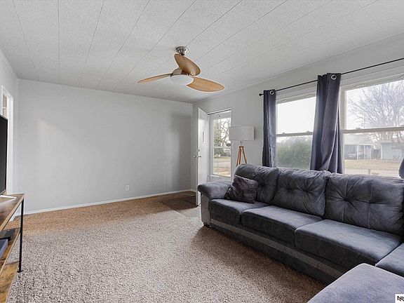 4th image of 3808 Vinton St