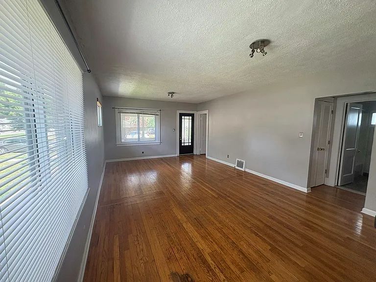 344 Vester St — Photo 22