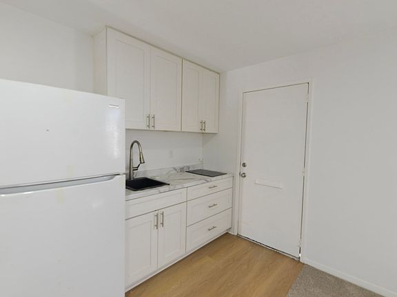 5th image of 217 Avenida Cabrillo Suite C