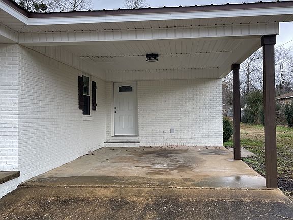 5th image of 255 Maple St