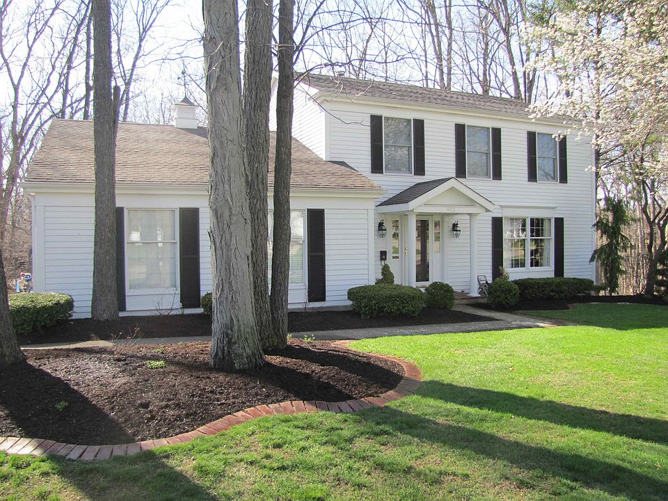 1st image of 903 Williamsburg Dr