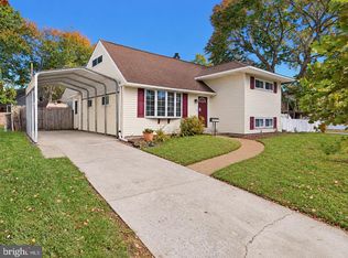 10 Matthews Rd, Newark, DE 19713