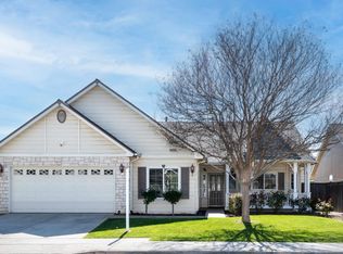 6525 E Raco Ave, Fresno, CA 93727