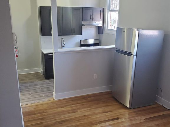 4th image of 236 N 18th St #1