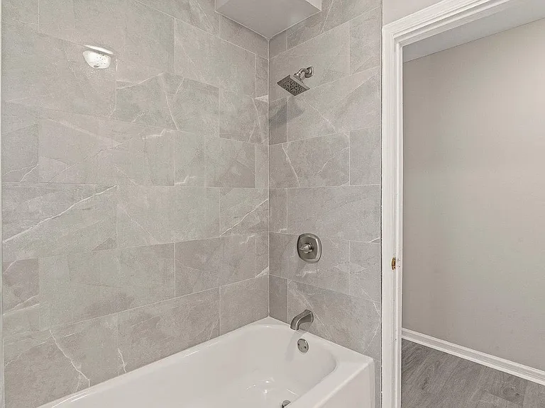 1018 S 52nd St — Photo 12