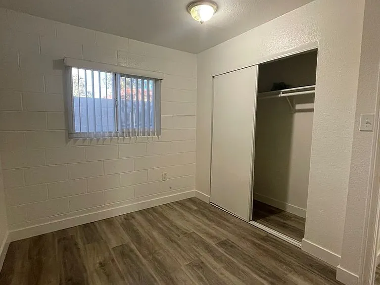 2109 N Daley St — Photo 10